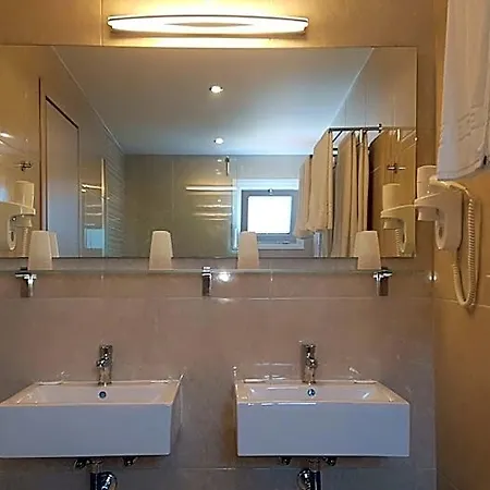 Hotel Prassino Nissi Mesongí