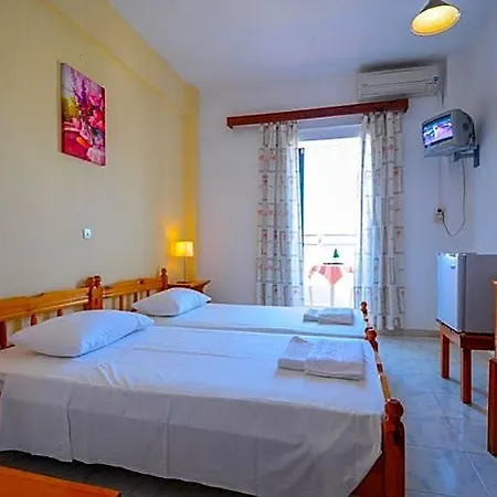 Hotel Prassino Nissi Mesongí