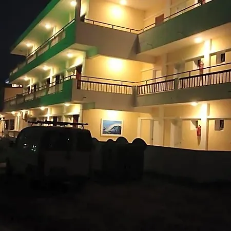 فندق Prassino Nissi Mesongí